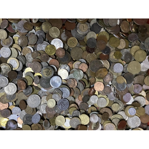 240 - Large quantity of mixed coins approx 7.2kg