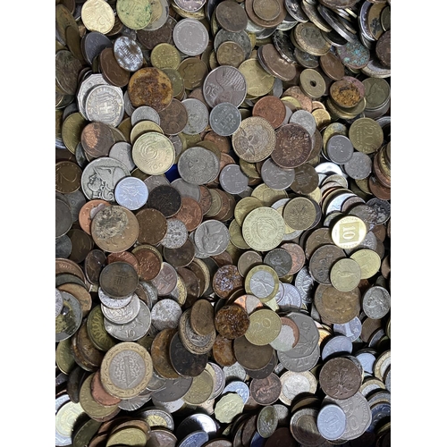 242 - Large quantity of mixed coins approx 7.2kg