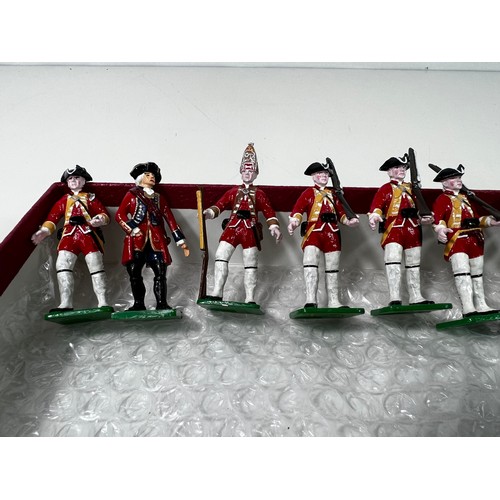 7 - Collection of 12 lead soldiers from 2 different regiments