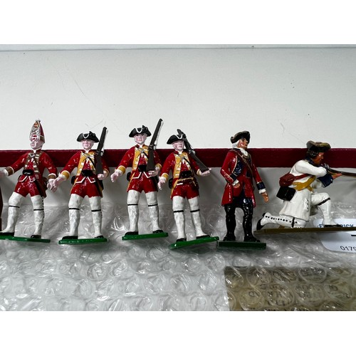 7 - Collection of 12 lead soldiers from 2 different regiments