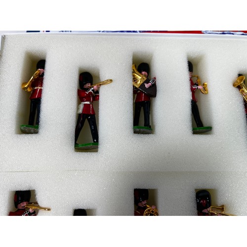 10 - Boxed set of 12 Bandsman soldiers by Ducal