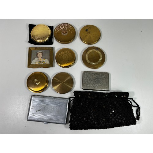 22 - Collection of various compacts and cigarette cases