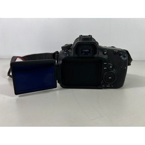 355 - Canon EOs 60d camera and lens