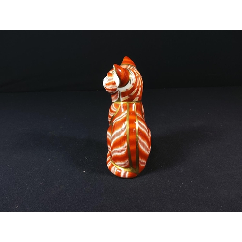 110 - Royal Crown Derby cat with gold stopper