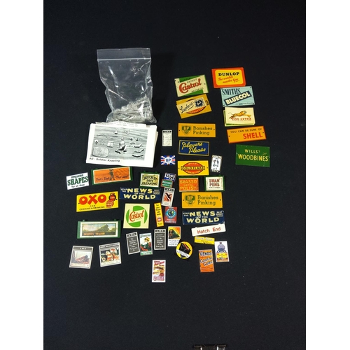 120 - Lead model kits and quantity of miniature signs