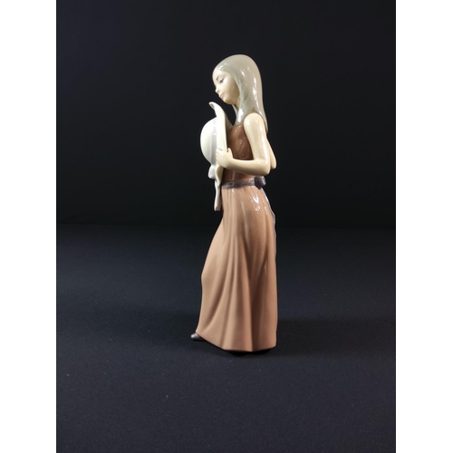 35 - Lladro lady figure