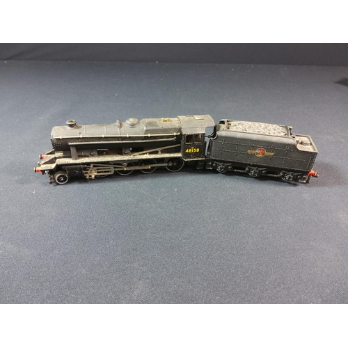 87 - Boxed Hornby 00 Locomotive and tender