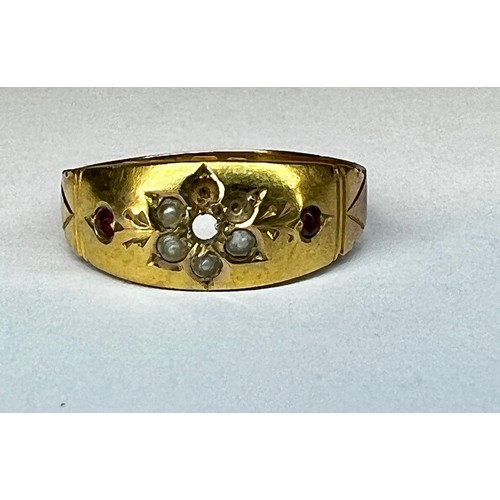 451 - 15ct gold ring with stones missing. 2.1g SIZE K