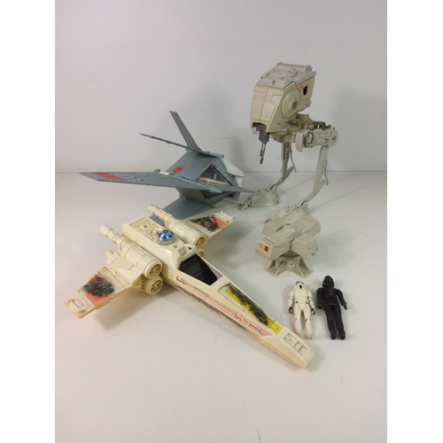 218 - 4 Star Wars items and 2 early figures