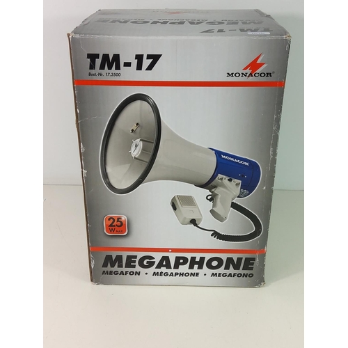 250 - Megaphone