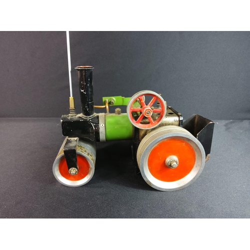 91 - Mamod traction engine