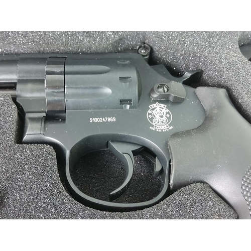 675 - Umarex Smith and Wessen .177 gas powered revolver