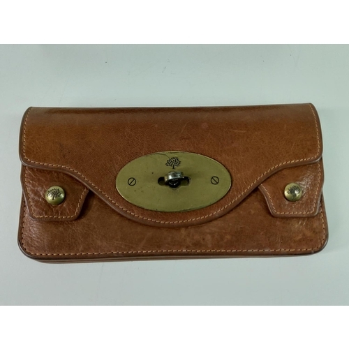 645 - Leather purse marked Mulberry