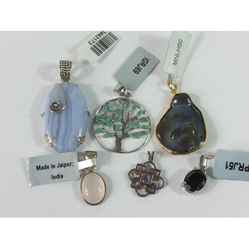 597 - Qty of pendants