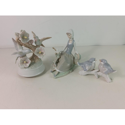 543 - 3 porcelain figures