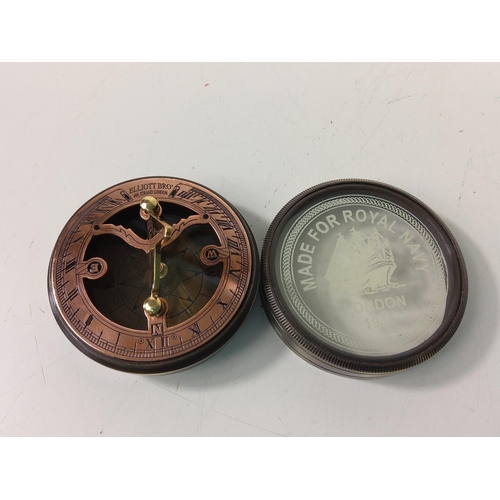 305 - Cased sundial compass