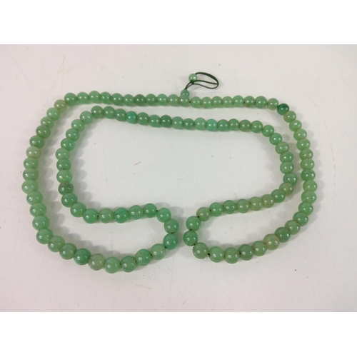 307 - Jade green beaded necklace