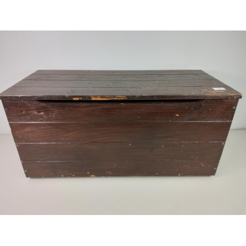 30 - Vintage wooden box and pub memorabilia