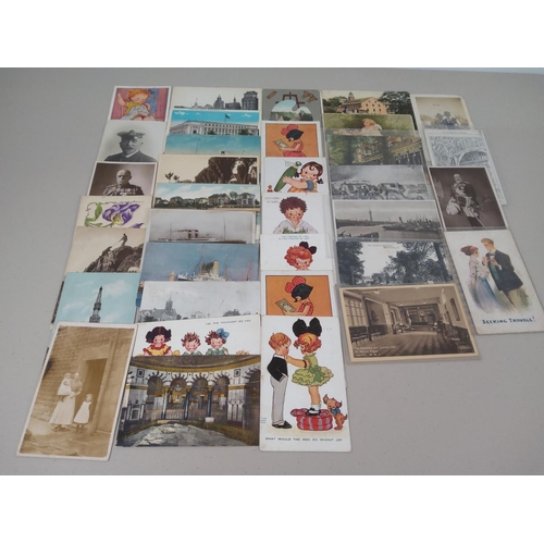 107 - Collection of vintage postcards