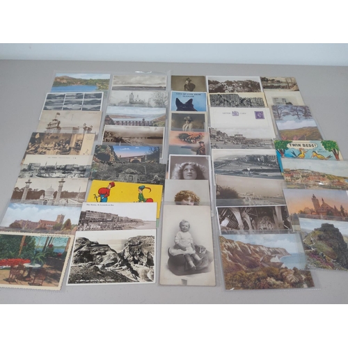 108 - Collection of vintage postcards