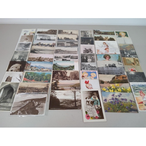 111 - Collection of vintage postcards