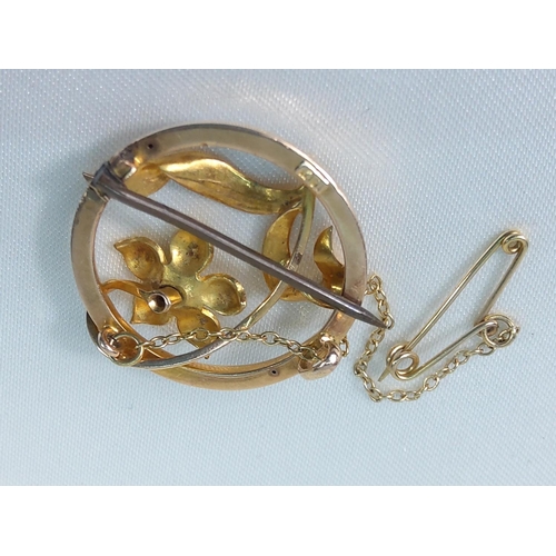 219 - 15ct gold brooch gross weight 4.3g