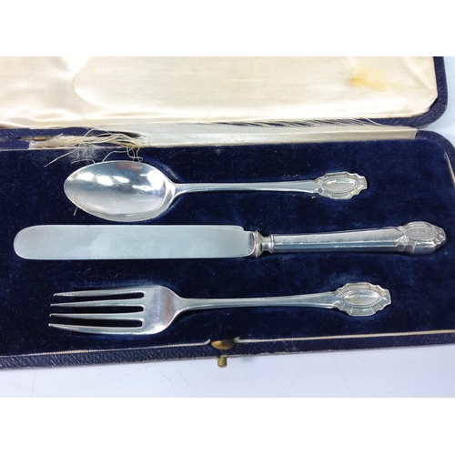 302 - Silver 3 piece cased Christening set with hallmarks for 1925, 70g