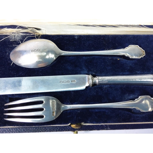 302 - Silver 3 piece cased Christening set with hallmarks for 1925, 70g