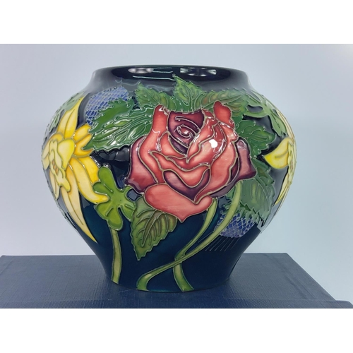 189 - Boxed Moorcroft vase signed