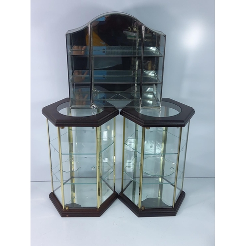 157 - 3 trinket display cases