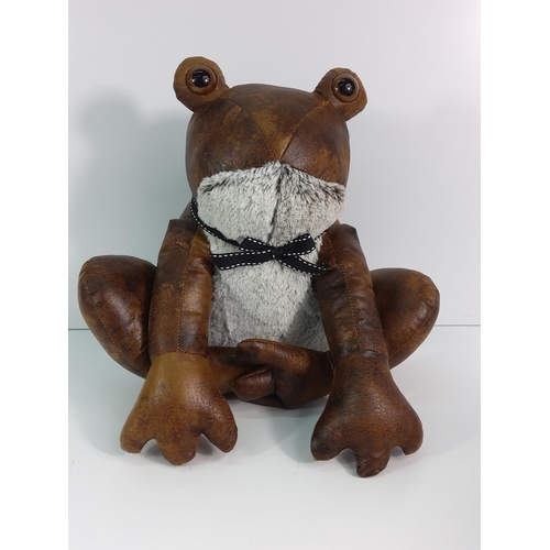 221 - Frog faux leather doorstop