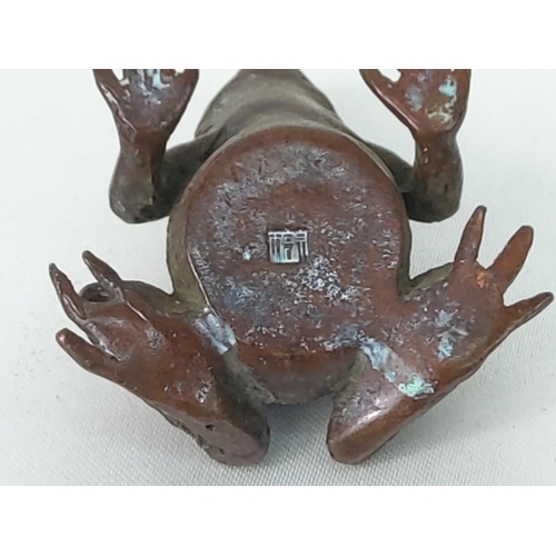 347 - Cast bronze frog