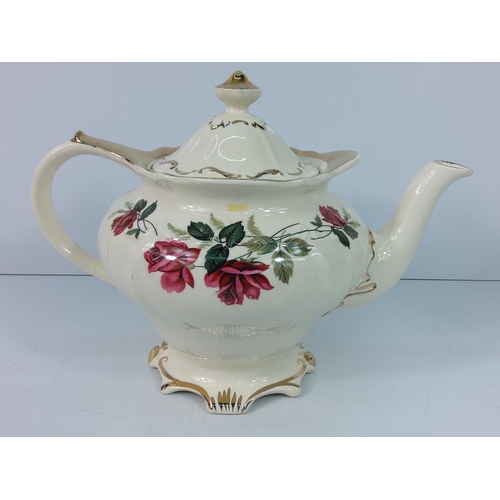 240 - Vintage china and teaware