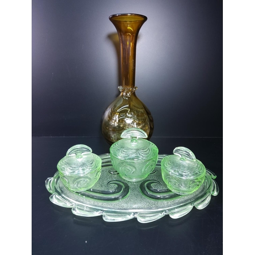 Vase and dressing table set