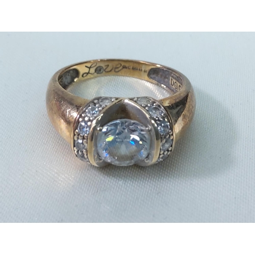 256 - 14ct stone set ring, size M