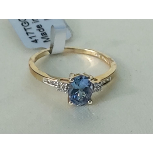277 - 10ct gold stone set ring, size P