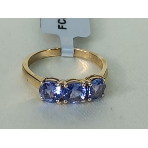 279 - 10ct gold stone set ring, size P