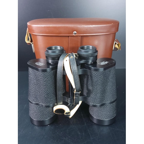 164 - Large pair of cased and boxed Carl Zeiss binoculars, 10 x 50 magnification