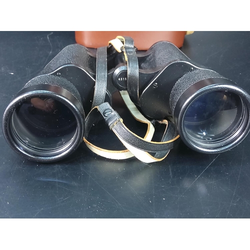 164 - Large pair of cased and boxed Carl Zeiss binoculars, 10 x 50 magnification