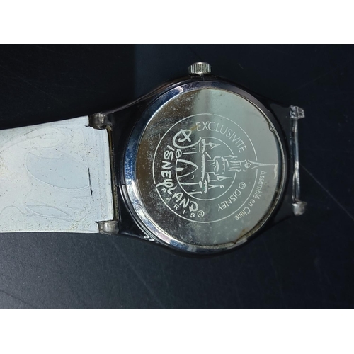 332 - Vintage Donald Duck watch