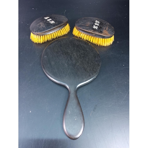 367 - 3 piece brush set and Rolls razor