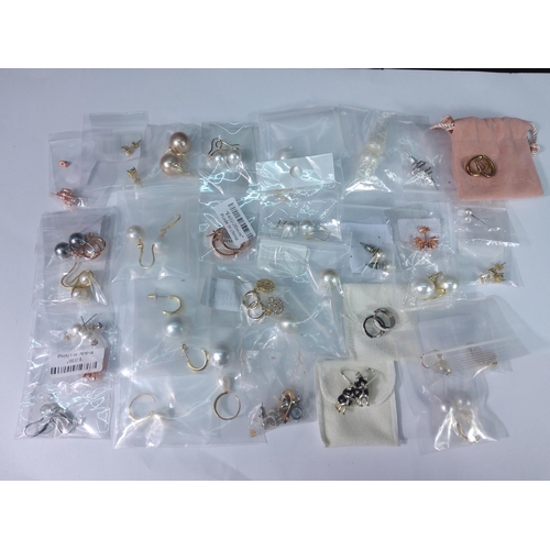 375 - Approx 30 pairs of various earrings