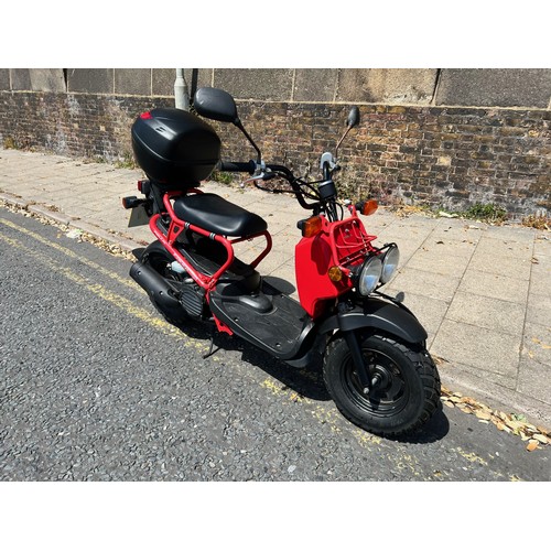 12 - Red Honda Zoomer - EF10ZRK This vehicle came from a deceased estate -V5 will need to be applied for.... 