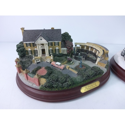 126 - 2 3D Graceland collectable figures