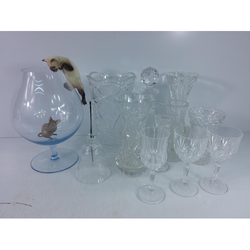 180 - Glassware, teaware and collectables