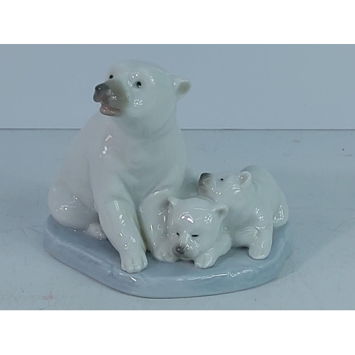 259 - Lladro polar bear with cubs and 2 Lladro polar bears