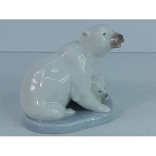 259 - Lladro polar bear with cubs and 2 Lladro polar bears