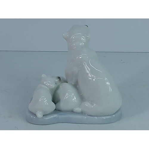 259 - Lladro polar bear with cubs and 2 Lladro polar bears