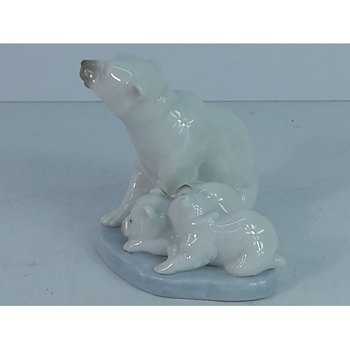 259 - Lladro polar bear with cubs and 2 Lladro polar bears