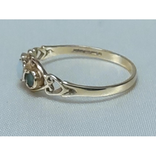 210 - 9ct gold green stone and opal ring, size R